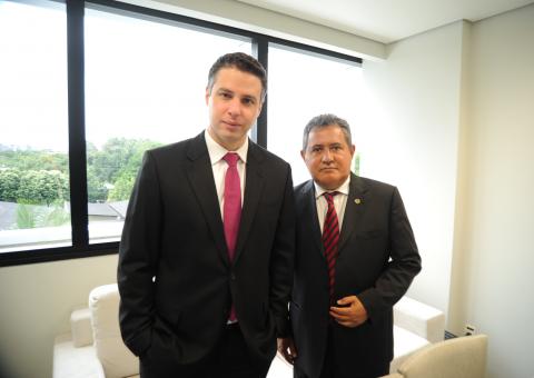 Bisneto  discute  segurança de turistas na Venezuela